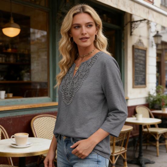 Damen Oberteile Dreiviertelarm V-Ausschnitt T-Shirts mit Hohlstickerei Muster Lockerer Schnitt Freizeitbluse Tägliche Kleidung