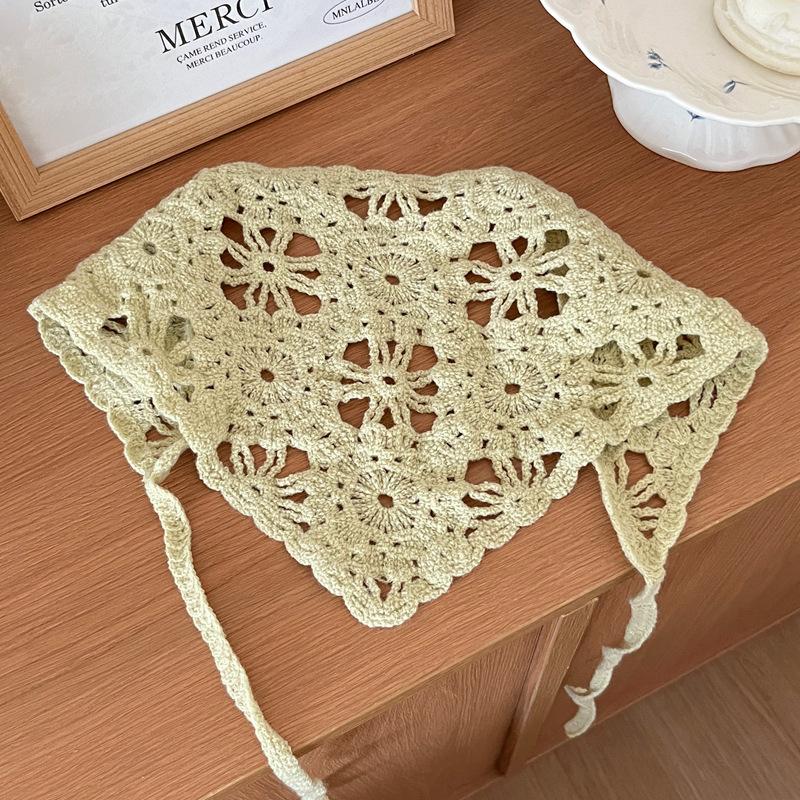 

Модный вязаный платок на голову женский в стиле французской пасторали, треугольная повязка на голову, вязаная крючком повязка на голову ручной работы, ретро платок на голову с цветочным узором