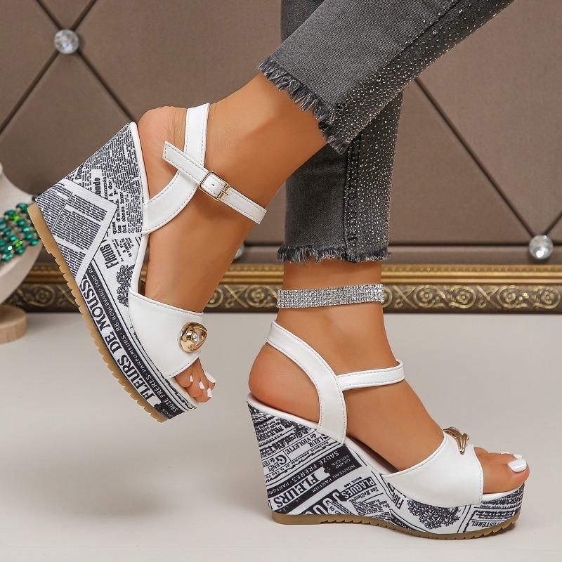 Fashion Wedge-shaped Thick Sole Ladies Sandals 2025 Summer New Fashion Slope High Heels Casual Outdoor Beach Roman Sandals Zapatos Mujer