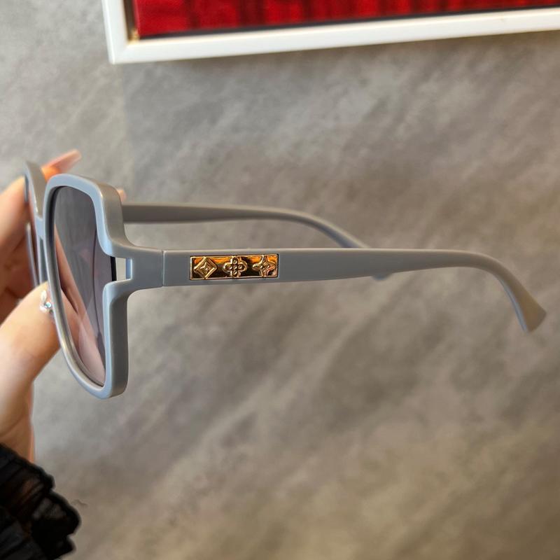 New Luxury Glamour Sunglasses for Women and Men Designer Famous Brand Glasses Square Stylish Trend Eyewear UV400