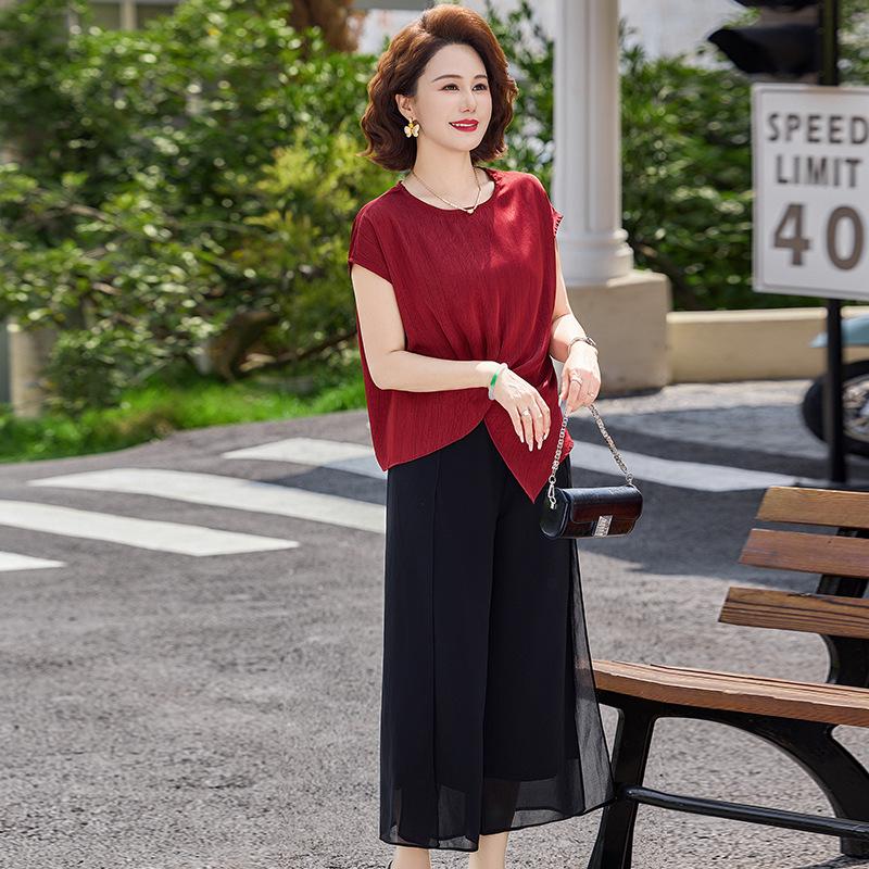 Mom's Summer Short-Sleeve Blouse: Elegant 2026 Two-Piece Set for Middle-Aged & Elderly.