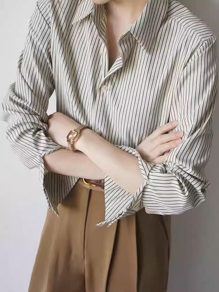 Temperament striped long-sleeved shirt top women's spring and autumn design sense Korean version is careful to look thin and stack to wear chic shi