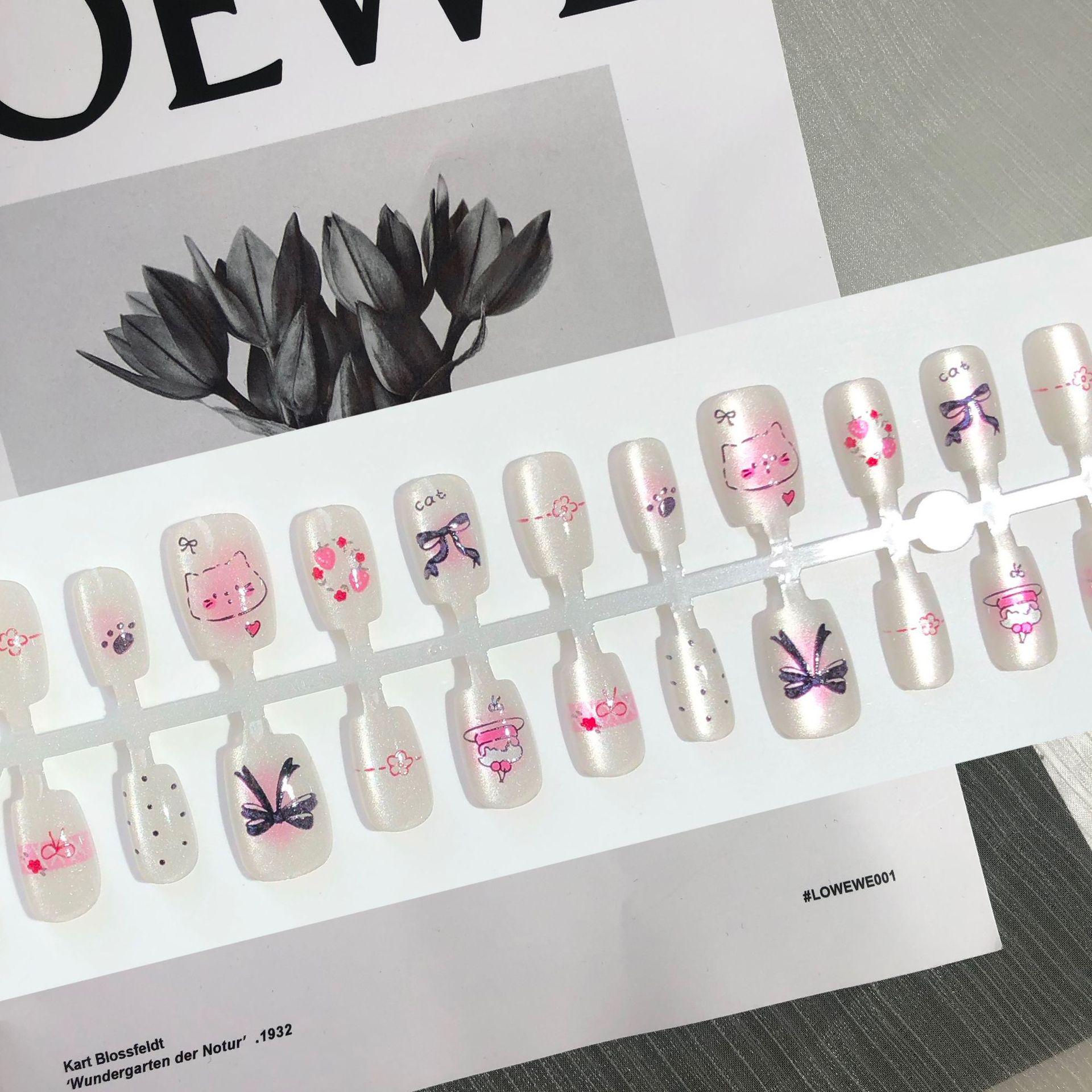 

Strawberry Cake Nails: Sweet Kitten Black Bow & Flowers Art Set [30 Patches]