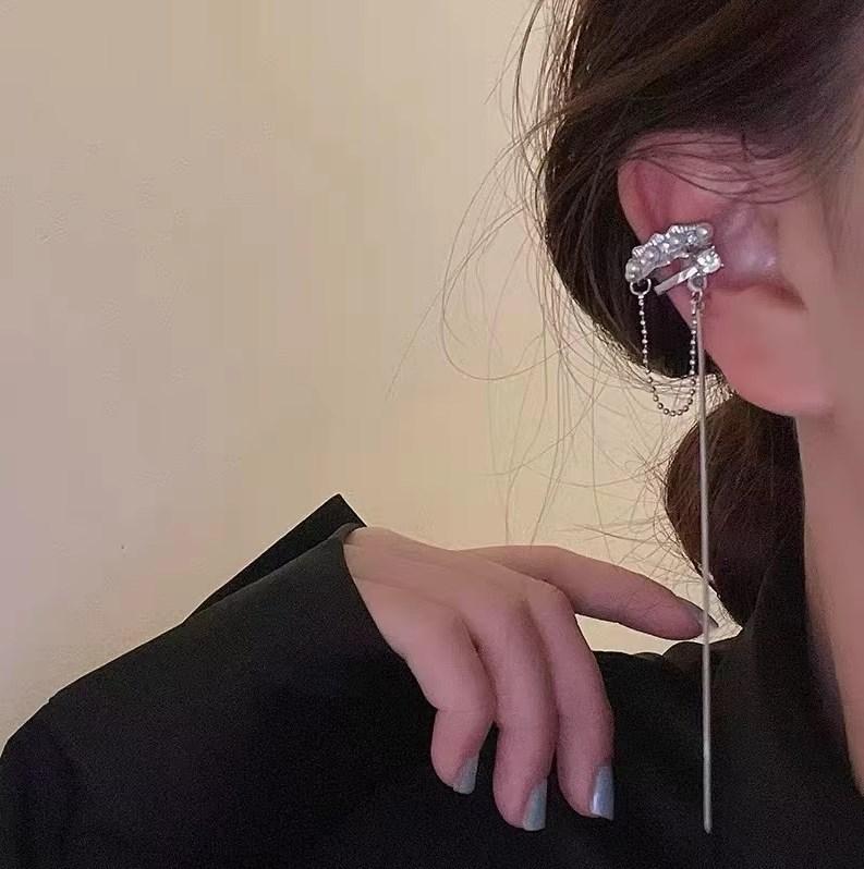 

Fashion Shiny Rhinestone Clip Earrings Trend For Women Girls One Side Ear Cuff Cross Tassel No Pierced Long Earring