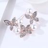 Mode Voller Diamanten Drei Schmetterlinge Dreidimensional Große Perle Brosche Anstecknadel Brosche Accessoires Brosche Schmuck