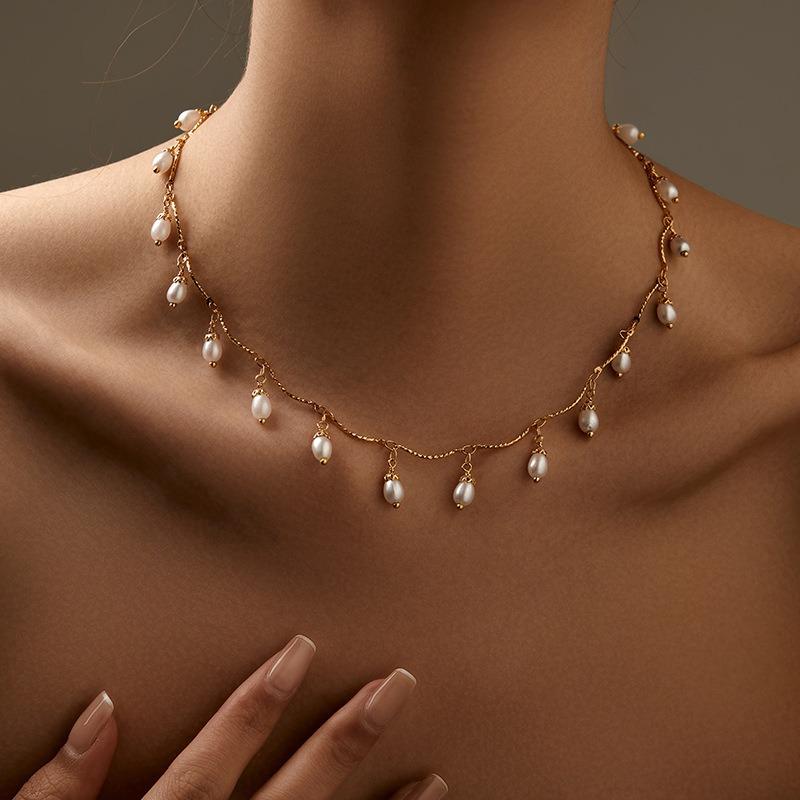 Gold Plated Twisted Chain Dangling Teardrop Pearl Choker Necklace