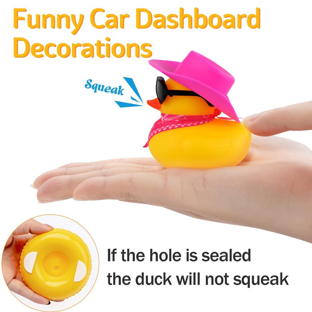 Gummi-Enten Armaturenbrett Dekorationen Schmuckstück Gelbe Ente mit Mini-Schwimmring Sonne Cowboyhut Halskette für Auto Büro Wohnkultur