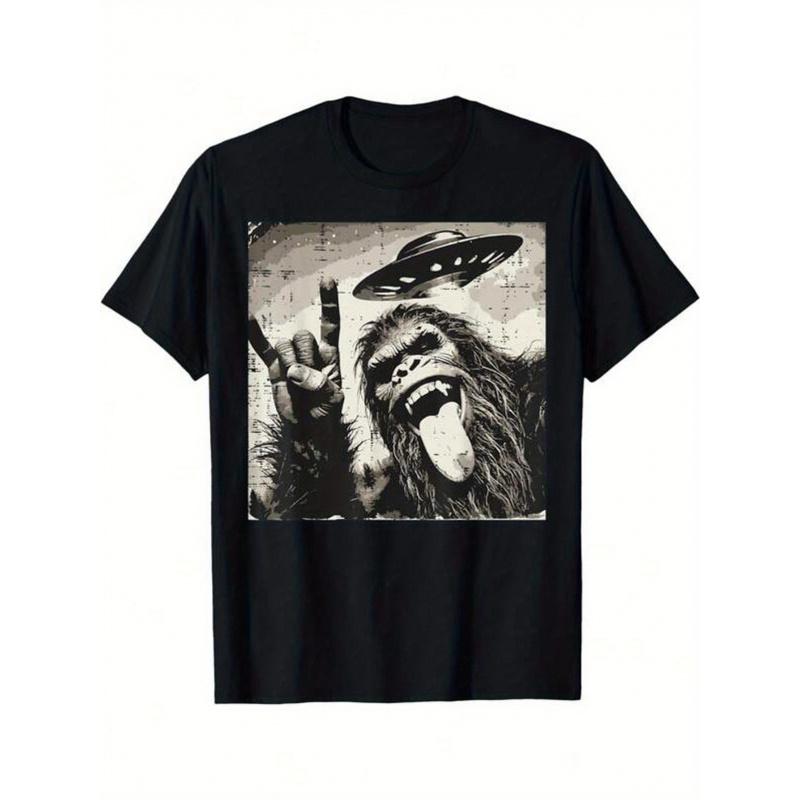 Men'S Big-Foot Rocker Tongue UFO Selfie Sasquatch Graphic T-Shirt - Retro Novelty Cryptozoology Design, & Sasquatch Print, Short Sleeve Round Neck