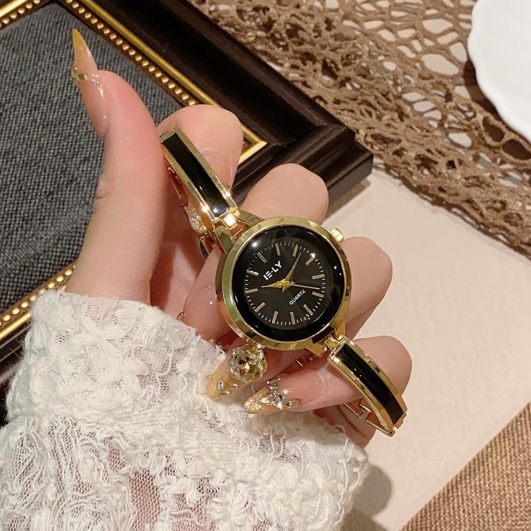 Luxury Diamond Elegant Style Women s Quartz Watch Reloj Frach Style Pearl-Encrusted Alloy Band Round Quartz Watch Hot Sale Hot sale watch