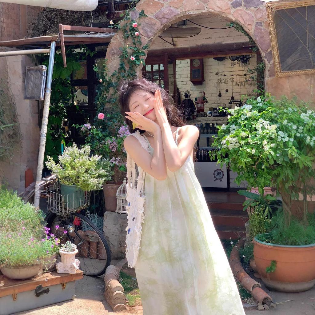Coffee break French fairy summer seaside small sleeveless dress high sense loose and thin beautiful small skirt