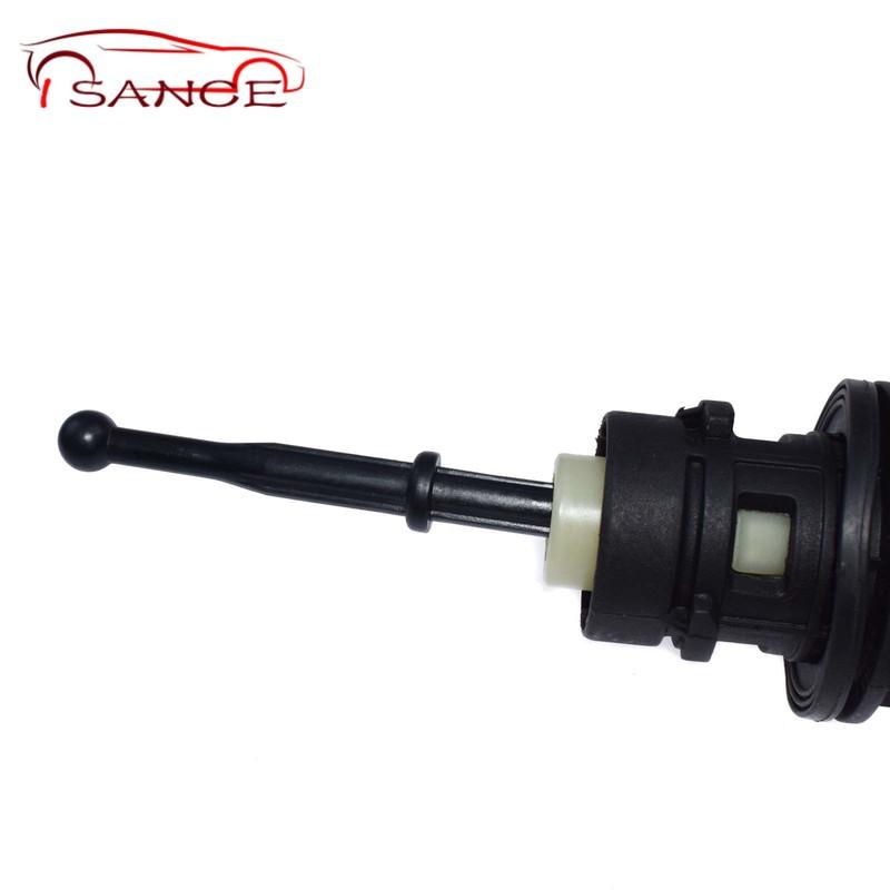 Clutch Master Cylinder 2241 LPR 3C0721388M 3C0721388J 3C0721388P 3C0721388N For VW TIGUAN 5N 2.0 07-18