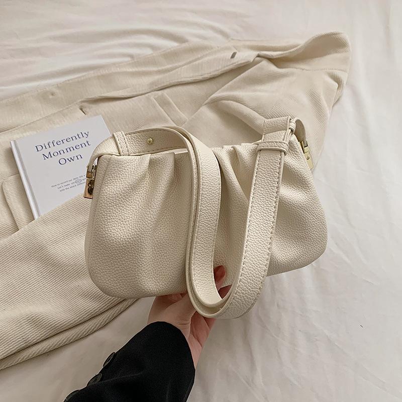 

Premium texture pleated cloud bag new women s bag popular messenger bag single shoulder armpit bag білий