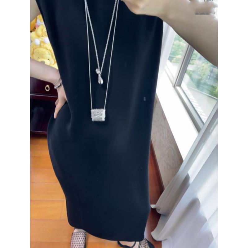 Habl Blogger-Style Water Purifier Pendant Necklace: Versatile Women's Accessory, Ideal for Layering with Sweaters.