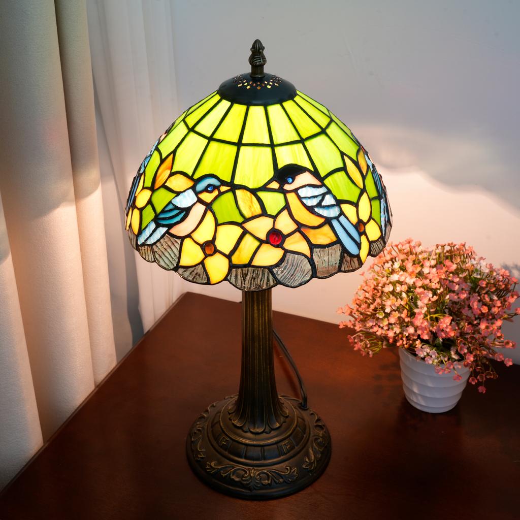 Vintage stained Glass Lampshade Desk Lamp - Robin Series Retro Art Deco Reading Study Bedroom Decorative Lighting