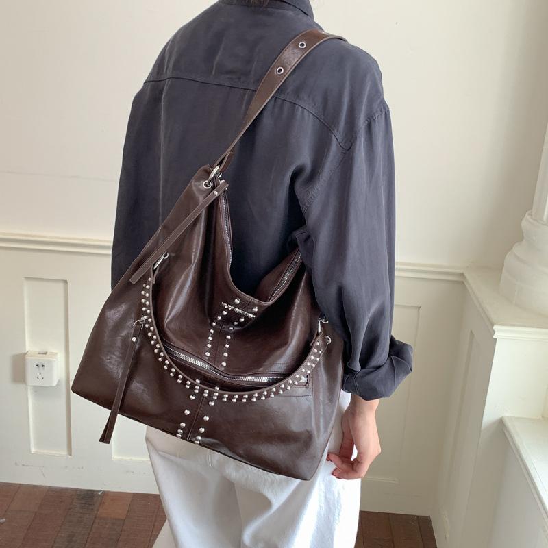 Soft Leather Rivet Tote Bag - Elegant Single-shoulder Crossbody Bag