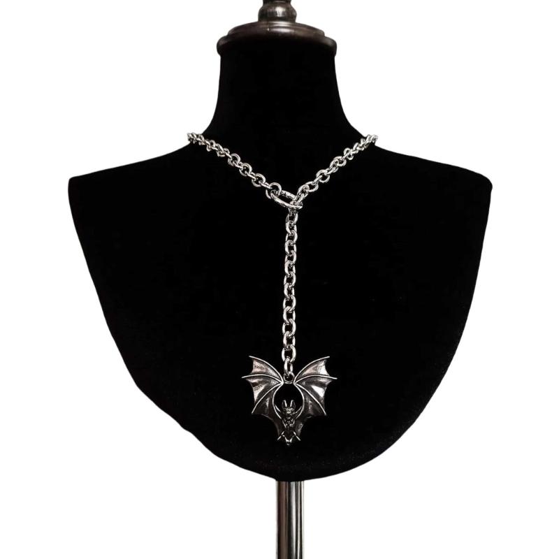 

Gothic Bat Pendant Neckchain Open O Ring Chain Necklace Dark Alloy Neck Jewellery Piece For Bold Mysterious Style