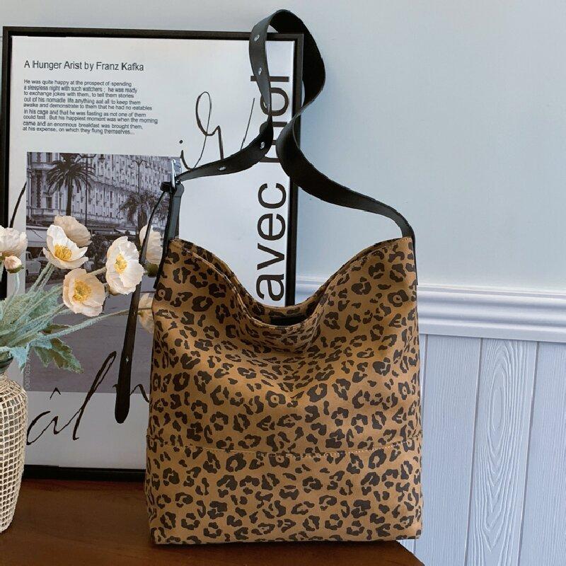 Popular leopard print large-capacity bag women's new autumn and winter versatile messenger bag commuter shoulder tote bag