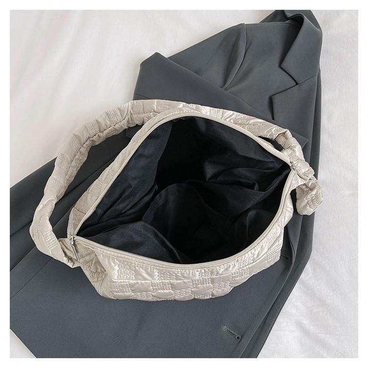 IELGY Cloud Bag Plaid Pleated One-Shoulder Cotton-Padded Bag Large-Capacity Casual Korean Version Diagon