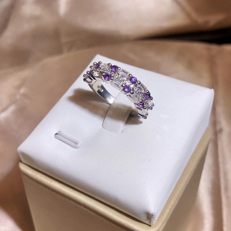 

Новые европейские и американские квадратные кольца для женщин с синими кончиками циркона и бриллиантами No. 10