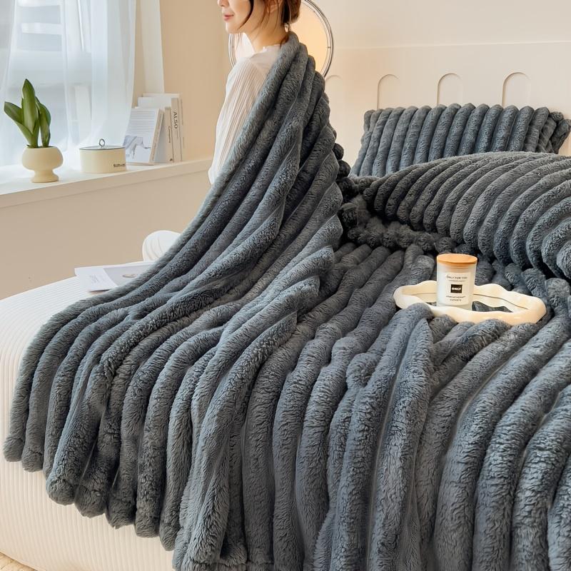 Blanket Soft and Comfortable Faux Rabbit Hair Reversible Blanket Thermal Fleece Blanket Nap Blanket Air Conditioning Blanket Office Outdoor Camping