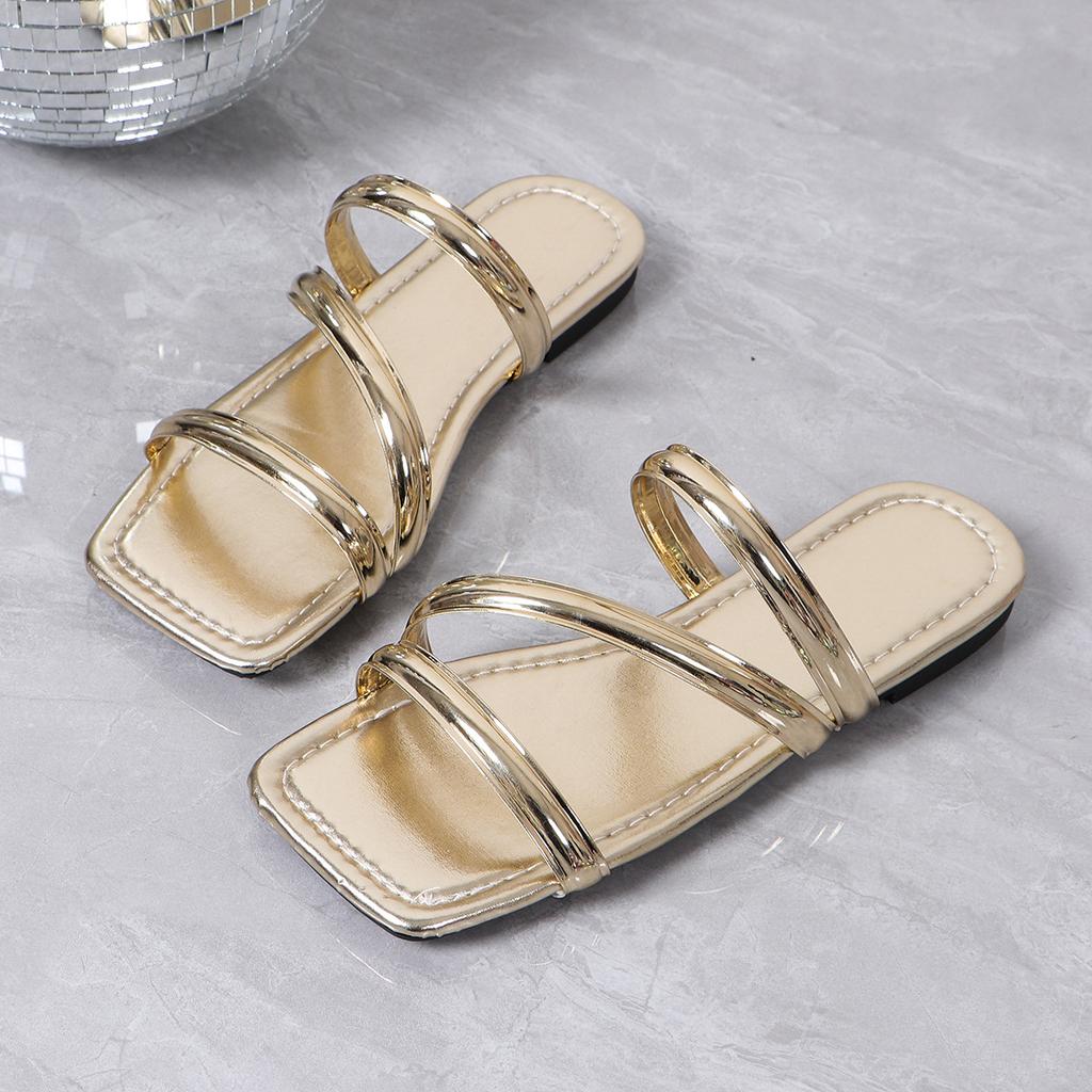 Square head large size flat slippers women's 2025 new low-heeled thin straps wear beach shoes women