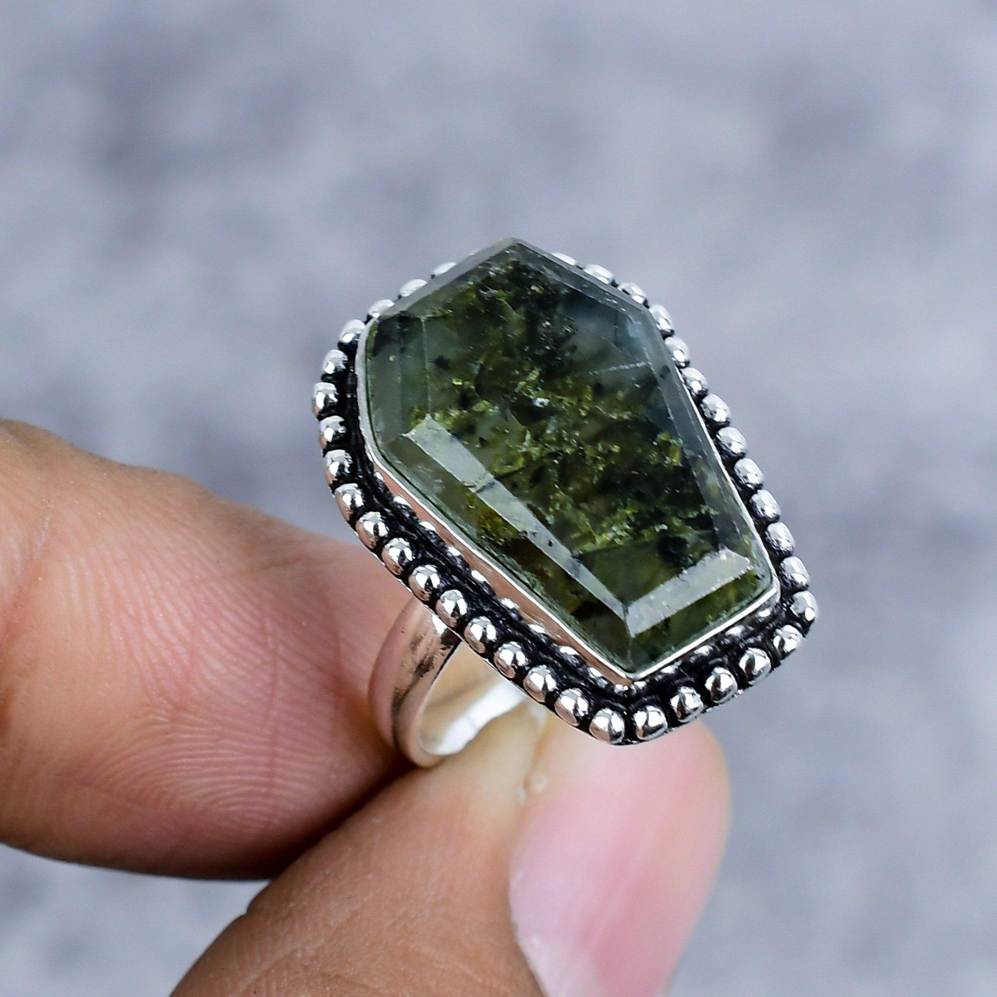 

Prehnite Gemstone Handmade 925 Sterling Silver Jewelry Ring Size 7.5 M-2581