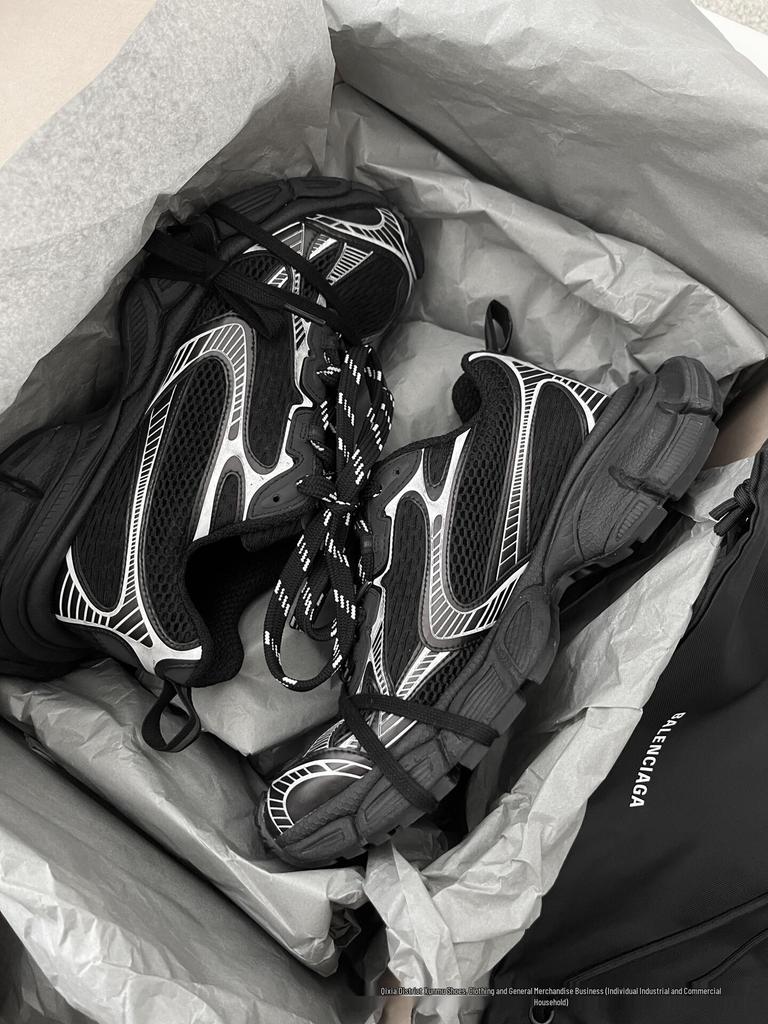 Men's Black Distressed Style 3XL Thick-Soled Casual Sports Dad Shoes with Height Boost