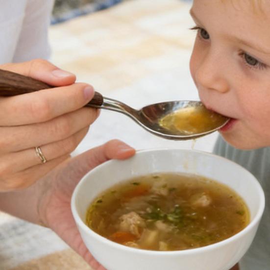 2 Stück Edelstahl-Löffel Retro Servier-Esslöffel mit Holzmaserungsgriff Küchenutensilien für Restaurant Zuhause