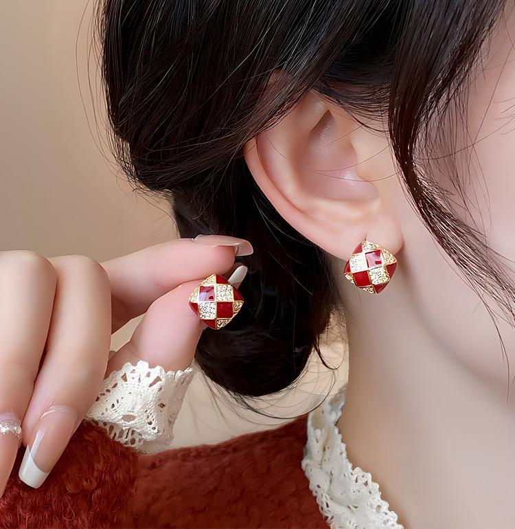 Red Checkerboard Pattern Niche Earrings