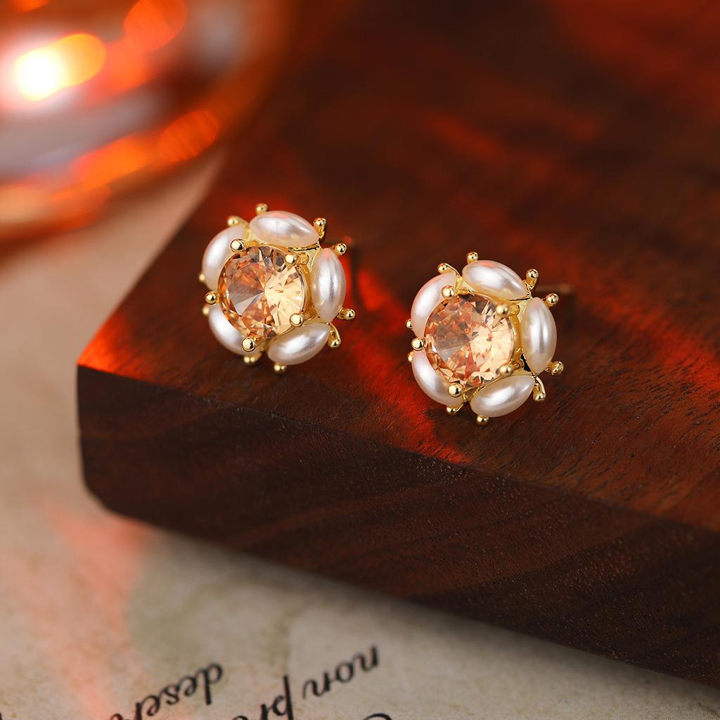 Premium Pearl Stud Earrings S925 Silver Needle Elegant Exquisite Earrings Retro Temperament Versatile Earrings