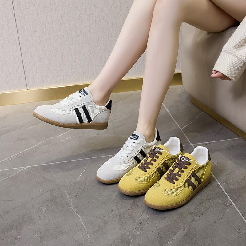 2025 New Leather Sports Shoes Women's Platform Inner Height Increase Casual Moral Training Shoes Women's Light and Comfortable Color Matching Forre