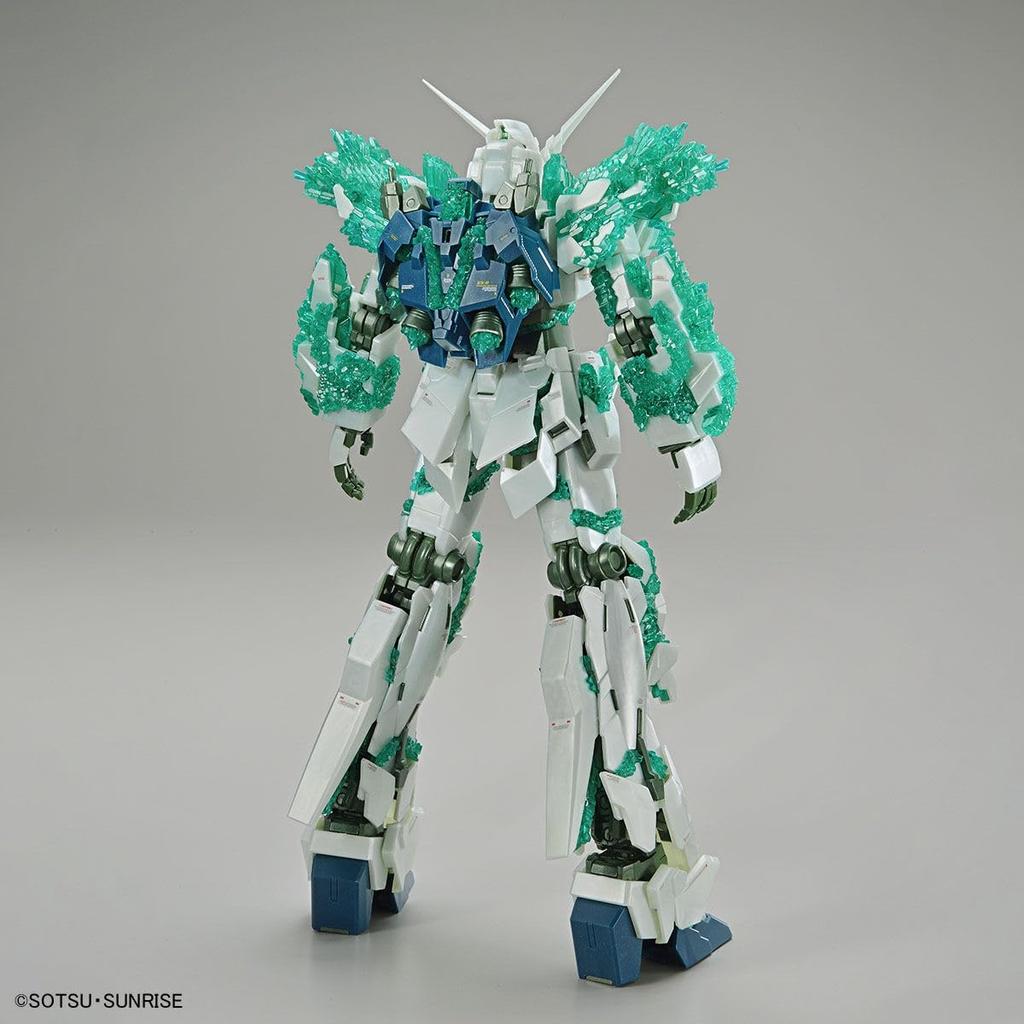 Base Limited Unicorn of Mobile Suit Unicorn Plastic Model [MG] 1/100 (Crystal Light) [Unicorn]