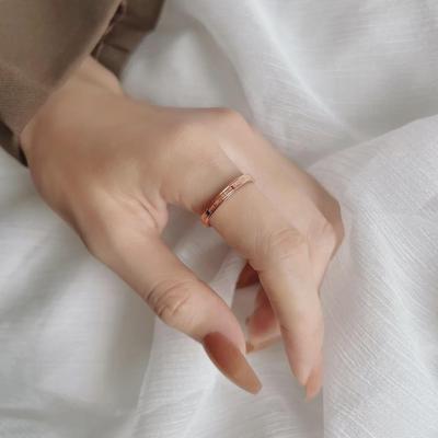 Elegant Titanium Steel Women's Ring – Fashionable, Non-Fading, High-End, Lightweight, and Stylish Index Finger Accessory.