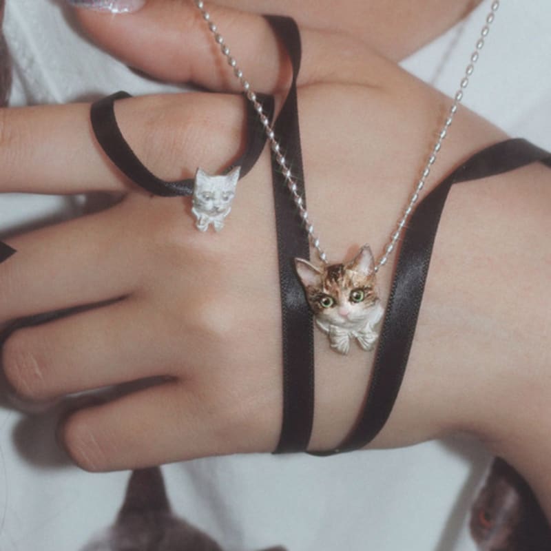 Portret pisică tomorrowobject. pandantiv mic