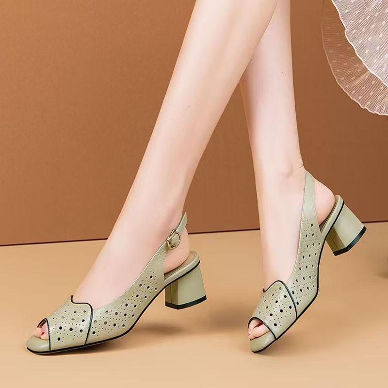 Sandales d'été pour femmes à talons carrés, bout ouvert, semelle souple antidérapante, légères et ajourées, style mule.