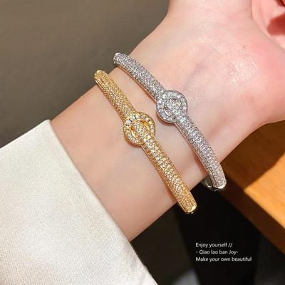 Echt vergoldetes Zirkon-Kreuz-Armband: Koreanischer Stil, Trendiger leichter Luxusschmuck für Frauen