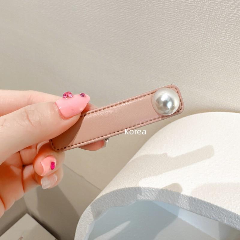 

Elegant Korean Leather Pearl Hair Clip for Women рожевий