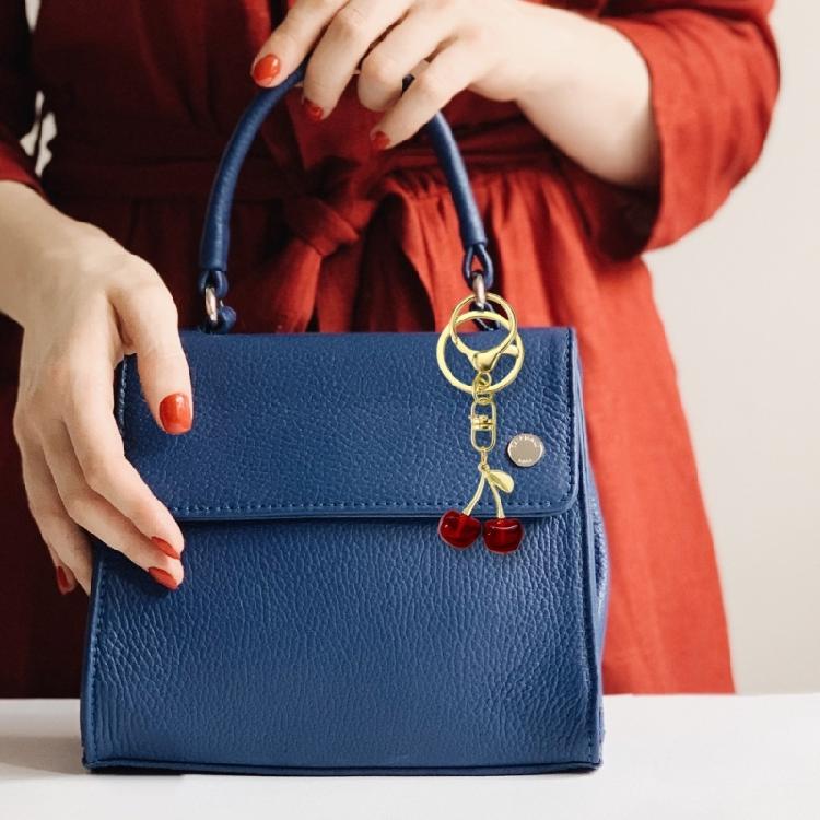 Unisex Cherry Keychain Adornment Trendy Alloy Cherry Key Rings Portable Keychain Pendant Charm for Bags Purses