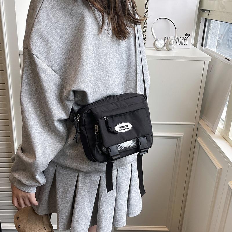 New women's bag New shoulder bag Sweet contrasting messenger bag Nylon cloth tide