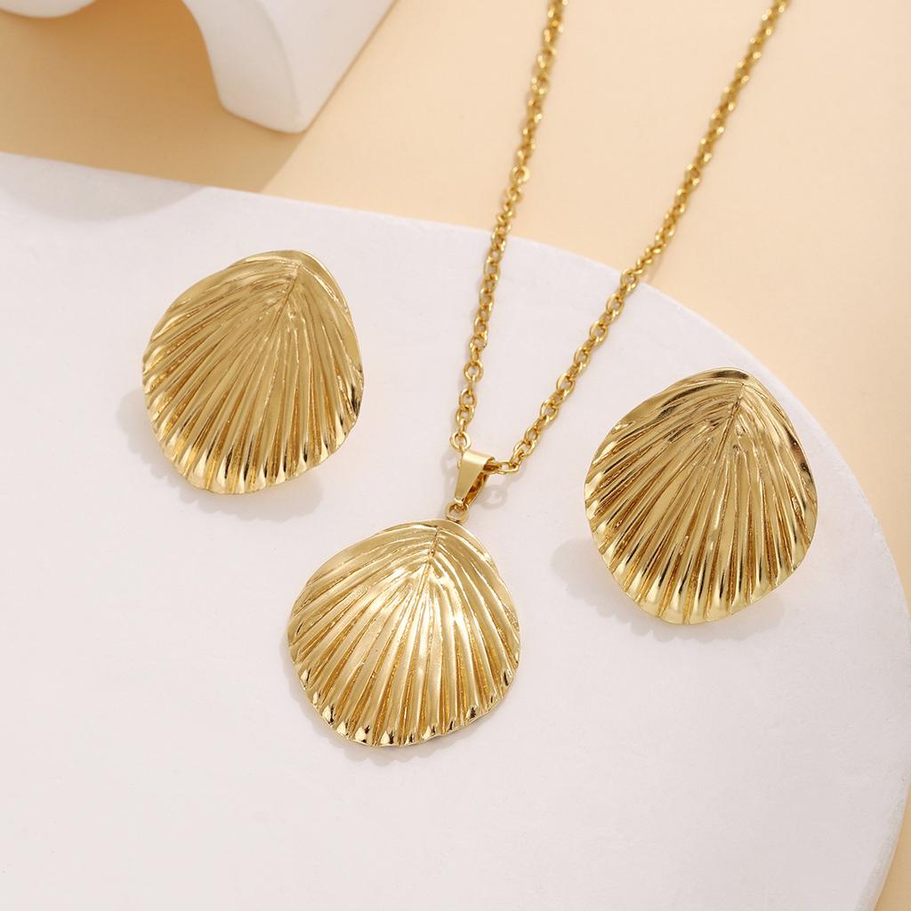 European and American Exquisite Irregular Luxury Creative Polygon Geometric Leaf Texture Flower Love Earrings Necklace Set