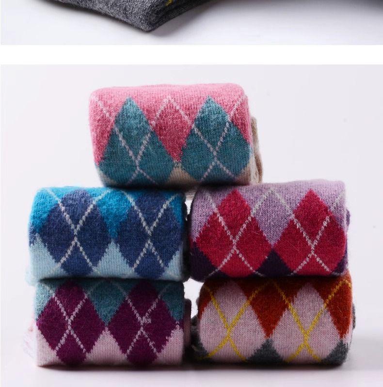 Langsha Women's Thickened Mid-Calf Rabbit Wool Plaid Socks for Autumn and Winter.