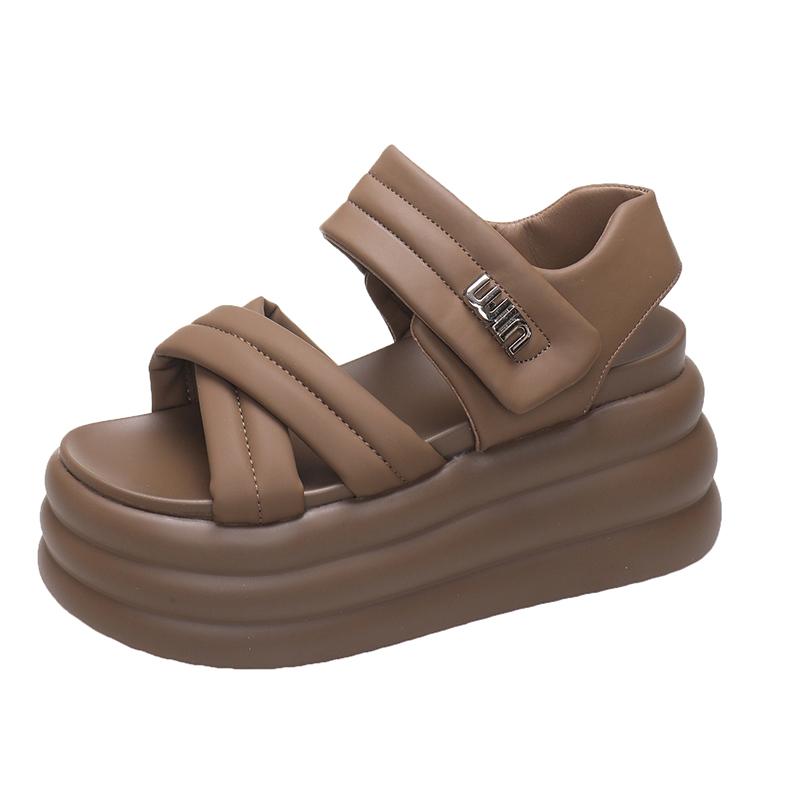 

Нові літні жіночі масивні сандалі, шкіряні кросівки на високій платформі, дихаючі повсякденні тапочки, жіночі кросівки на підборах 8,5 см. 39 коричневий