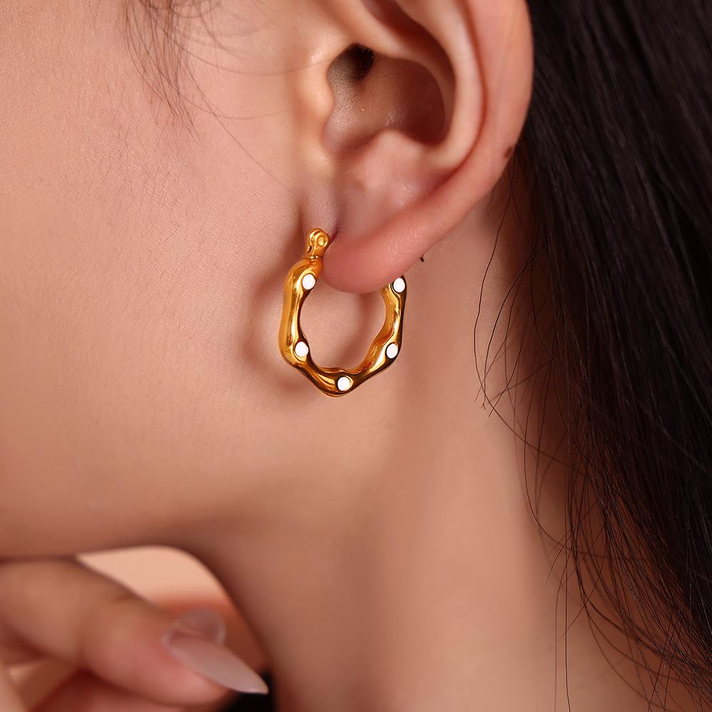 Gold-Plated Titanium U-Shaped Drip Oil Ear Cuffs - European & American Style Earrings for Women