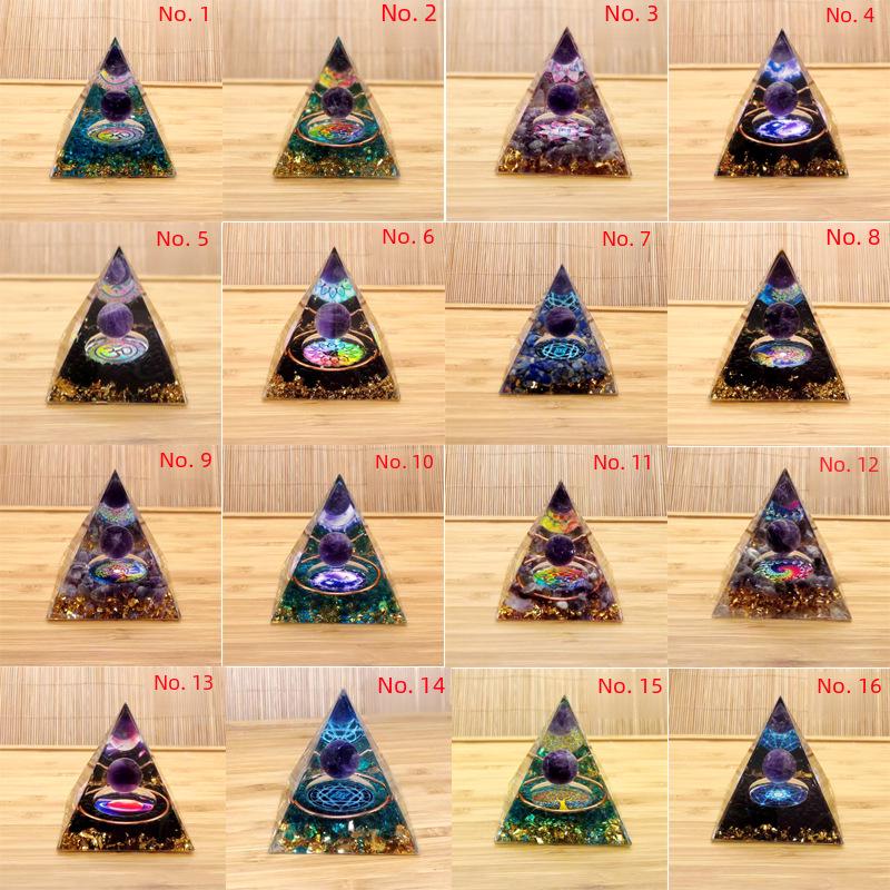 Ornamente creative din cristal: Pietre energetice, piramide și multe altele