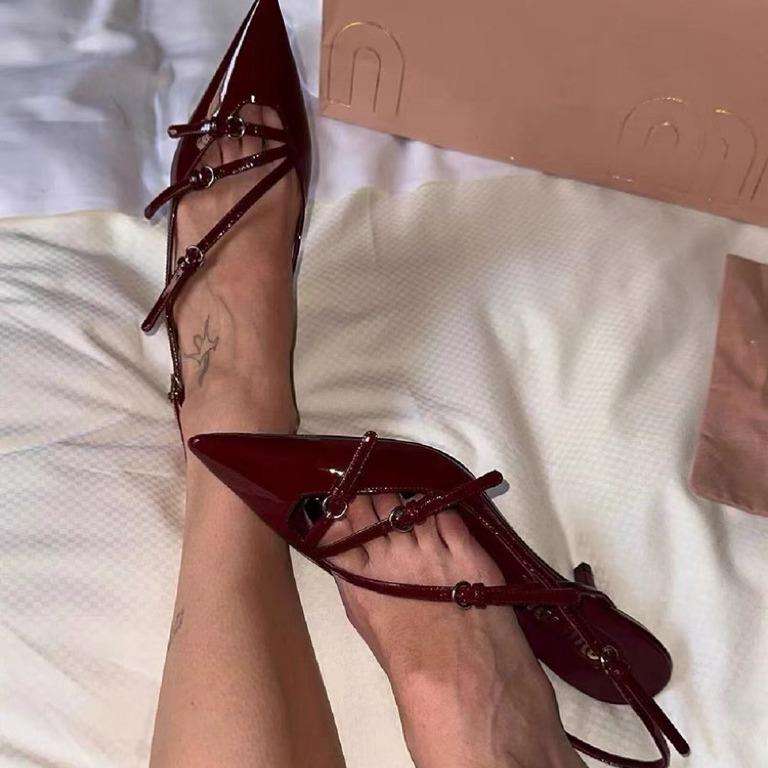 

[Spot] Black patent leather temperament high heels women s French sexy small square head thin heel bag head cool slippers temperament 39