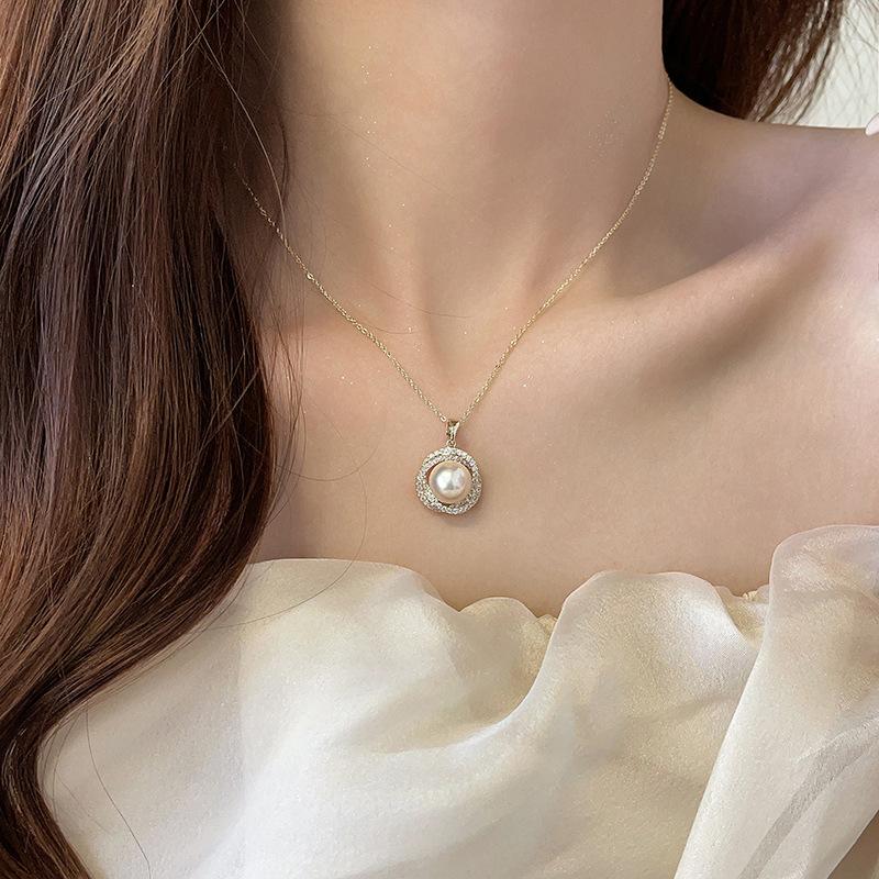 Stainless Steel Zircon Surround Pearl Necklace Simple Design Clavicle Chain Temperament Necklace