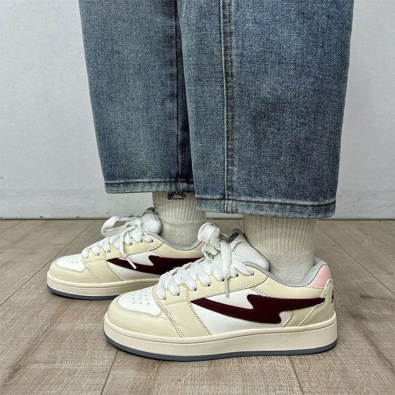 Niche White and Black Couple Bread Shoes Women's Ins Autumn New Student Versatile Casual Board Shoes