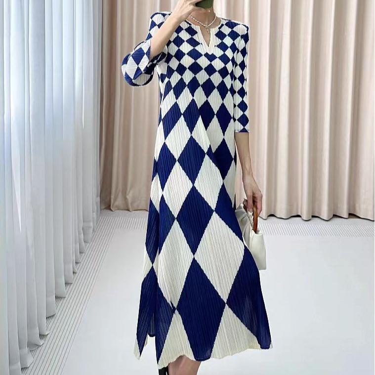 Women's Print Dress Spring Summer Diamond Print High-end Pleated Dress V-neck Long Dress