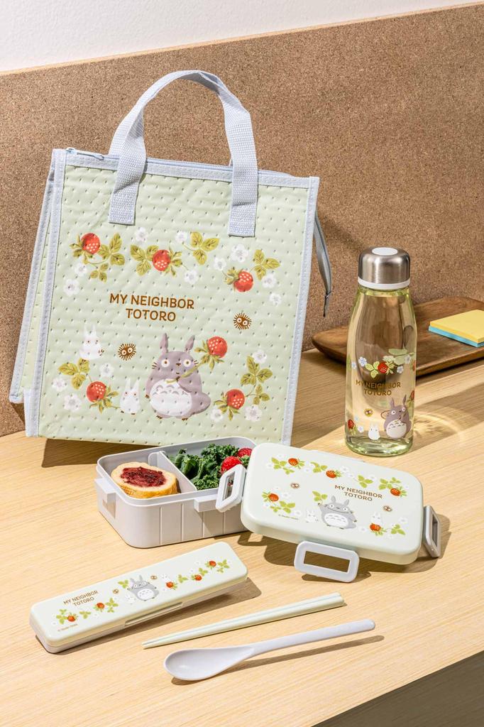 Skater Min Nabo Totoro Bringebær 500ml Drikkeflaske for Direkte Drikking med Sil fra Studio Ghibli, PTY5-A