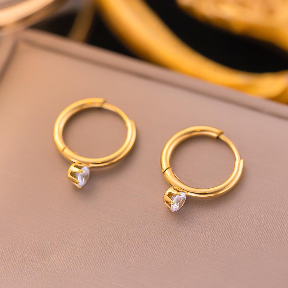 18K Gold Six-Prong Diamond Pendant Necklace - Elegant Summer Clavicle Chain for Women